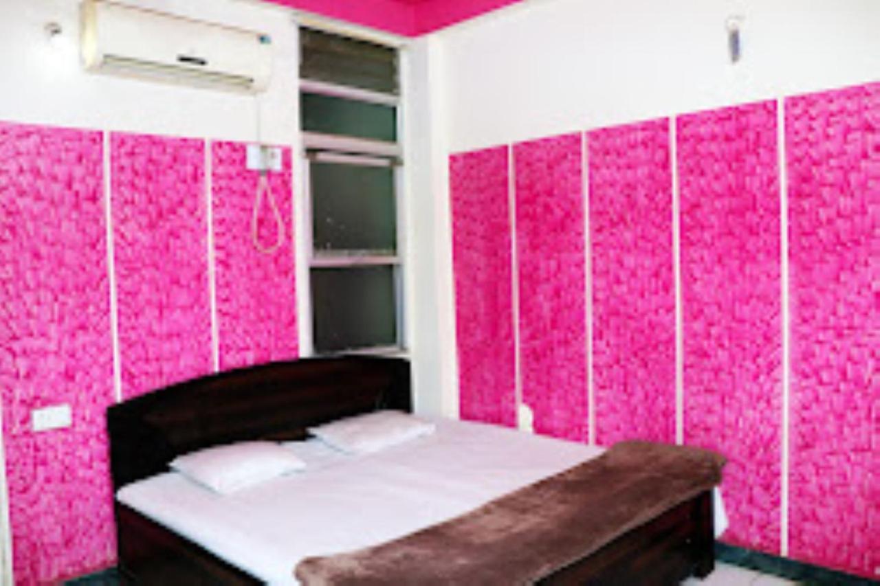 Hotel Sanginee , Maheshwar Exterior photo